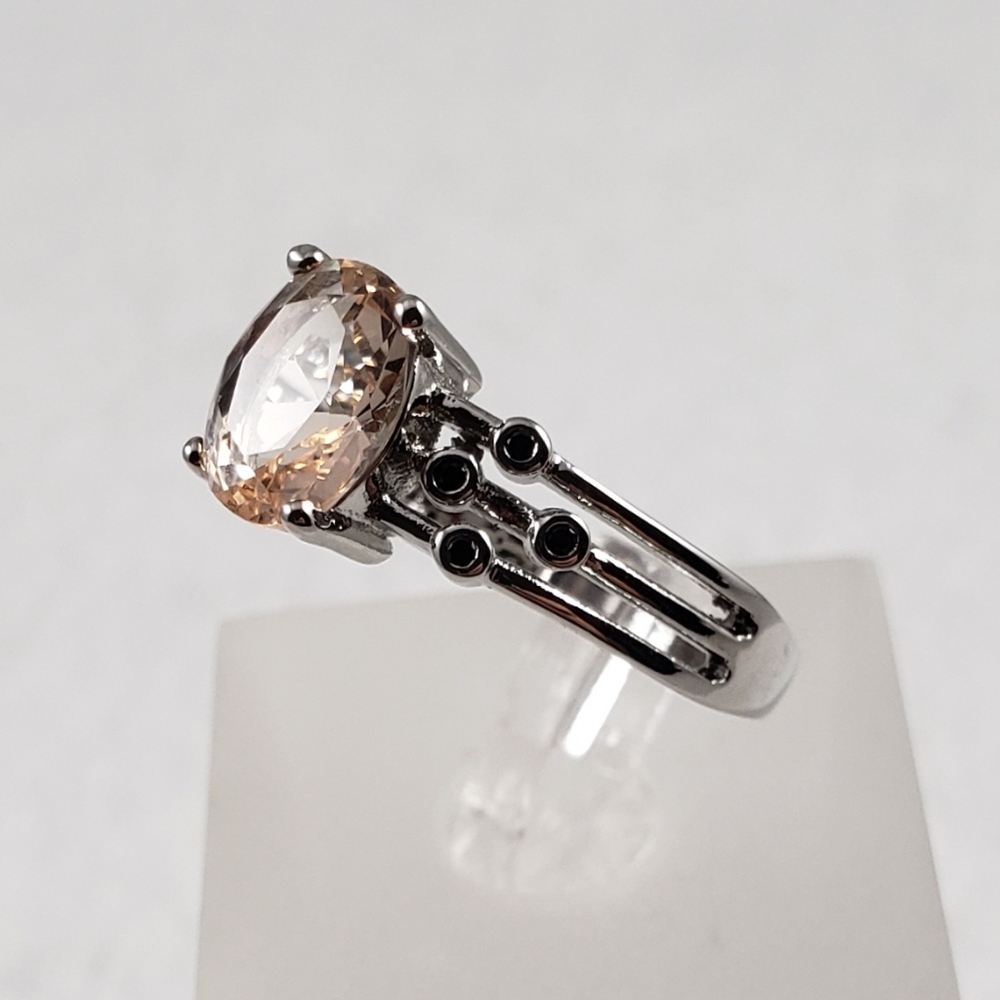 Morganite And Bezel Set Spinel Ring - Picture 3 of 8